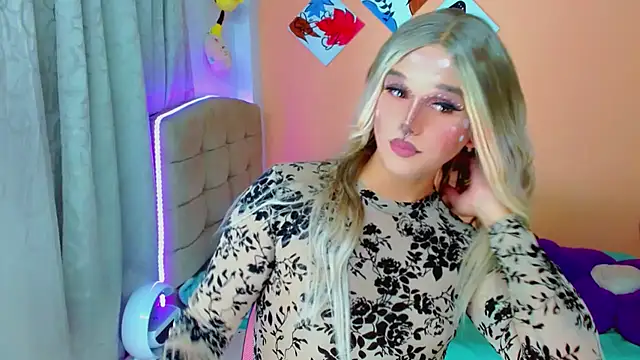 Snapshot of TaylorMon chatting on November 2025 12:45:02 AM TaylorMon online show from November 2025 12:45:02 AM