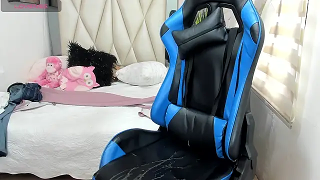 Snapshot of Backsex_boy chatting on December 2024 05:12:01 PM Backsex boy online show from December 2024 05:12:01 PM