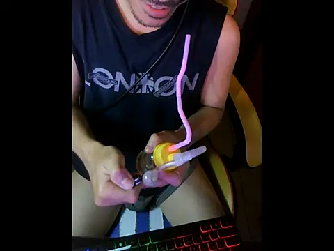 Snapshot of cloudyth1994 chatting on September 2025 05:07:02 PM cloudyth1994 online show from September 2025 05:07:02 PM