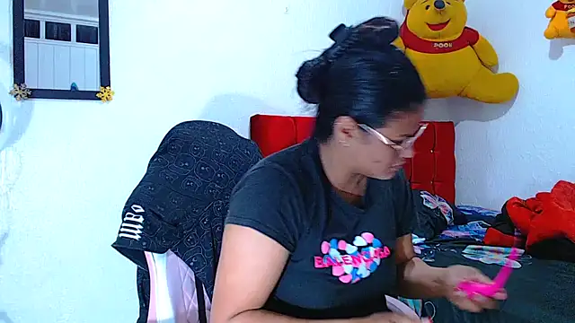 Snapshot of SweetAlmaa chatting on December 2024 09:51:01 AM SweetAlmaa online show from December 2024 09:51:01 AM
