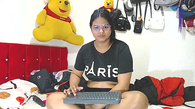 Snapshot of SweetAlmaa chatting on January 2025 09:46:01 AM SweetAlmaa online show from January 2025 09:46:01 AM