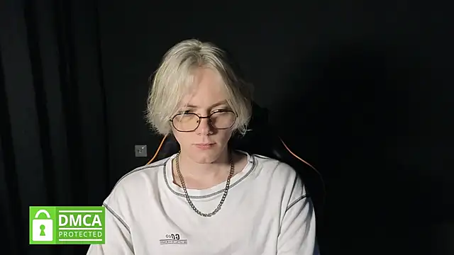 Snapshot of Keytaro chatting on May 2026 02:06:01 AM Keytaro online show from May 2026 02:06:01 AM