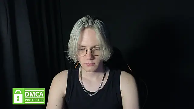 Snapshot of Keytaro chatting on May 2026 04:15:01 PM Keytaro online show from May 2026 04:15:01 PM
