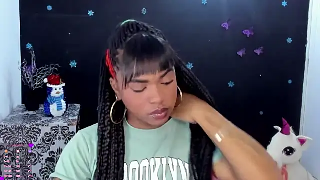 Marce 22 online show from November 2025 10:37:01 PM