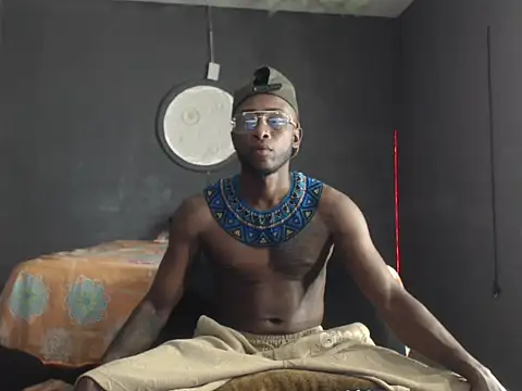 Snapshot of Ostinsanto chatting on November 2025 06:16:02 AM Ostinsanto online show from November 2025 06:16:02 AM