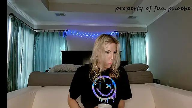 Snapshot of Fun_Phoebe chatting on February 2025 09:18:01 PM Fun Phoebe online show from February 2025 09:18:01 PM