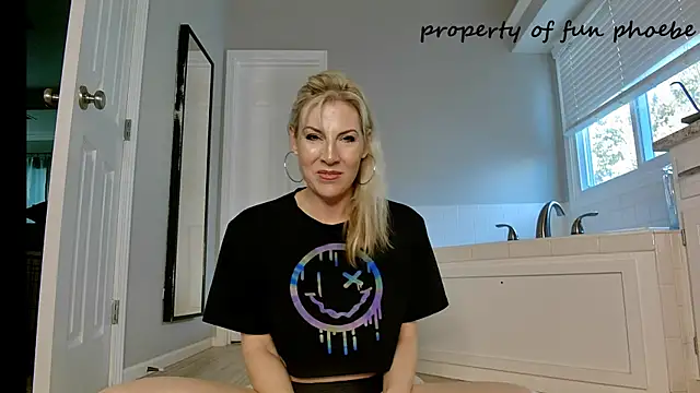 Snapshot of Fun_Phoebe chatting on February 2025 07:32:02 PM Fun Phoebe online show from February 2025 07:32:02 PM