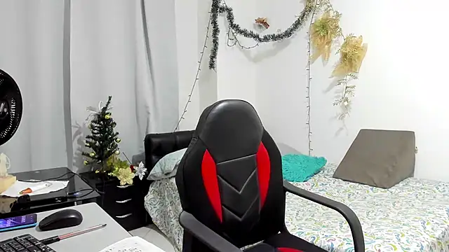 Sanddi milff online show from December 2024 01:22:01 PM