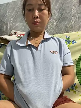 Linaannn online show from March 2026 12:11:01 PM