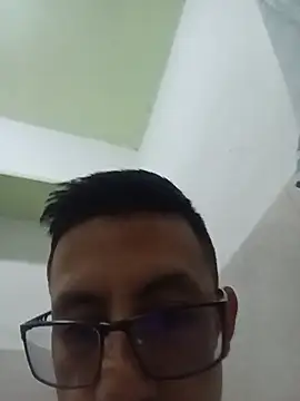 Snapshot of alexmoragomez chatting on June 2026 03:55:02 PM alexmoragomez online show from June 2026 03:55:02 PM