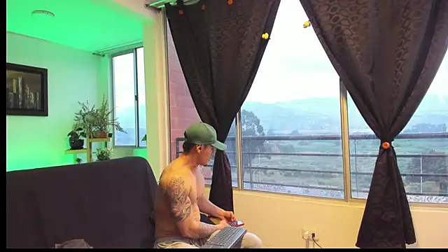 MARCELOANDLUCIAN online show from November 2025 10:30:02 PM