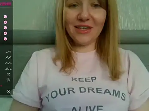 urbadkitty online show from December 2024 10:00:02 AM