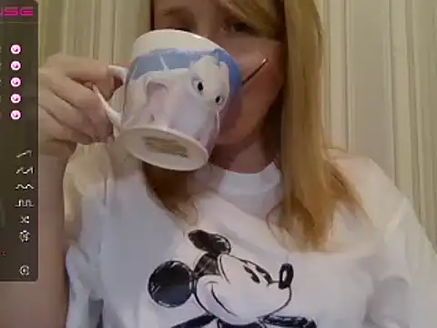 urbadkitty online show from January 2025 12:31:02 PM