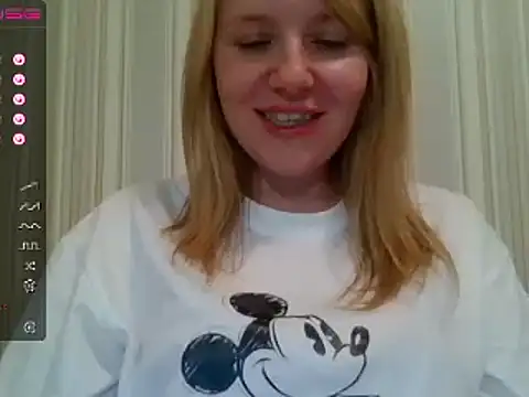 urbadkitty online show from January 2025 05:42:02 PM