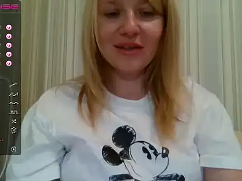 urbadkitty online show from February 2025 11:55:01 AM