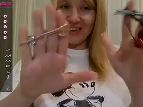 urbadkitty online show from February 2025 02:59:02 PM