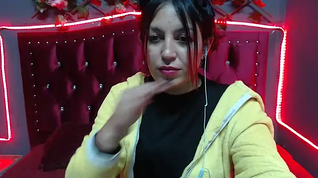 Snapshot of Melani_cute02 chatting on January 2025 11:12:02 AM Melani cute02 online show from January 2025 11:12:02 AM