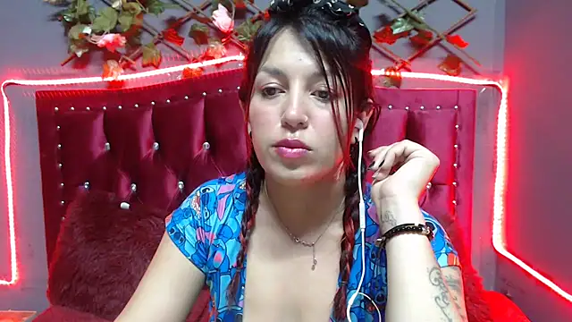 Snapshot of Melani_cute02 chatting on January 2025 07:45:02 AM Melani cute02 online show from January 2025 07:45:02 AM