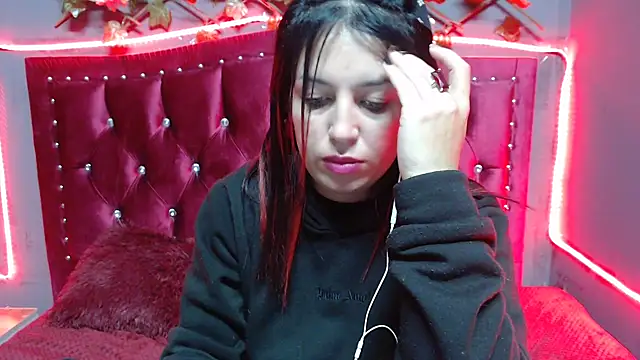 Snapshot of Melani_cute02 chatting on January 2025 12:24:01 PM Melani cute02 online show from January 2025 12:24:01 PM