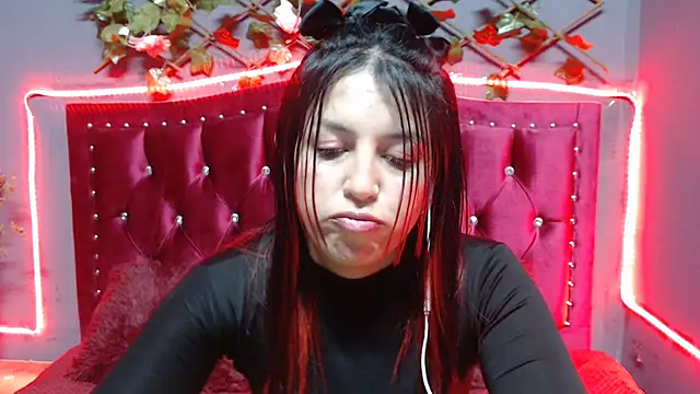 Snapshot of Melani_cute02 chatting on February 2025 07:13:02 AM Melani cute02 online show from February 2025 07:13:02 AM