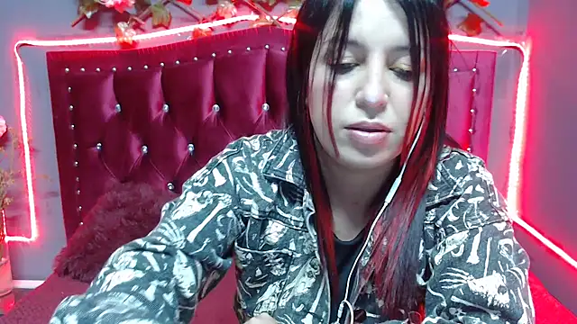 Snapshot of Melani_cute02 chatting on February 2025 08:53:02 PM Melani cute02 online show from February 2025 08:53:02 PM