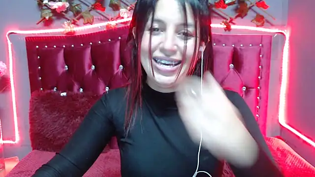Snapshot of Melani_cute02 chatting on February 2025 07:02:02 AM Melani cute02 online show from February 2025 07:02:02 AM