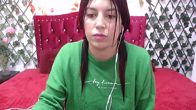 Snapshot of Melani_cute02 chatting on February 2025 08:25:01 PM Melani cute02 online show from February 2025 08:25:01 PM