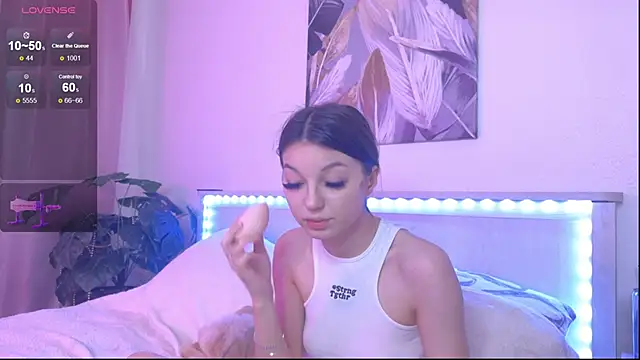 Veronica leal online show from November 2025 12:00:02 PM