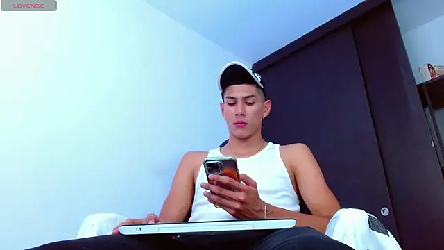 Valerio 20 online show from March 2025 07:48:02 PM