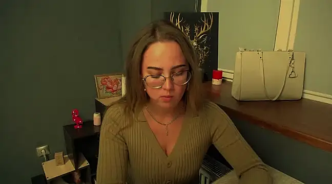 luxie milady online show from December 2024 03:00:02 PM