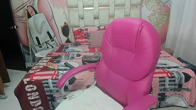 EMMA SWEETT1 online show from February 2025 12:22:02 PM