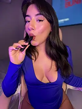 Snapshot of veronicaapink chatting on March 2025 02:54:01 AM veronicaapink online show from March 2025 02:54:01 AM