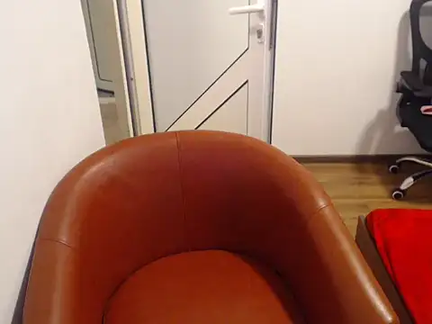 Emmatoo online show from March 2026 10:26:01 PM