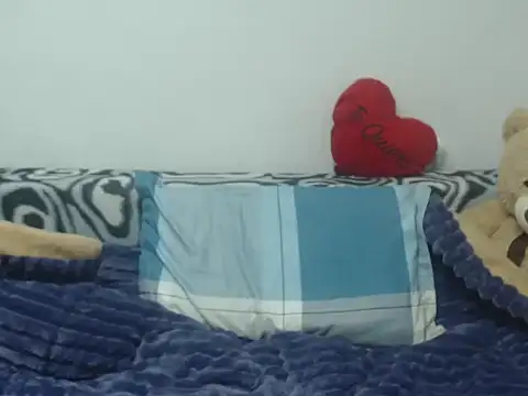 Emmatoo online show from April 2026 07:05:02 PM