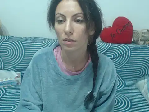 Snapshot of Emmatoo chatting on May 2026 11:01:04 PM Emmatoo online show from May 2026 11:01:04 PM