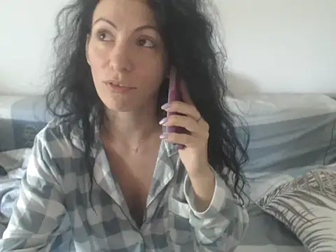 Snapshot of Emmatoo chatting on June 2026 10:10:02 AM Emmatoo online show from June 2026 10:10:02 AM