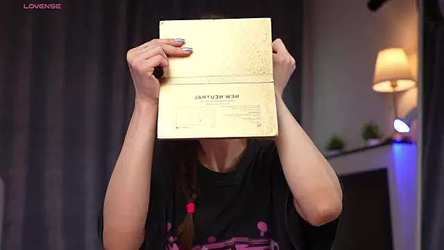 Amely Young online show from April 2026 01:21:01 AM