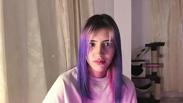 linnie  online show from December 2024 08:14:02 AM