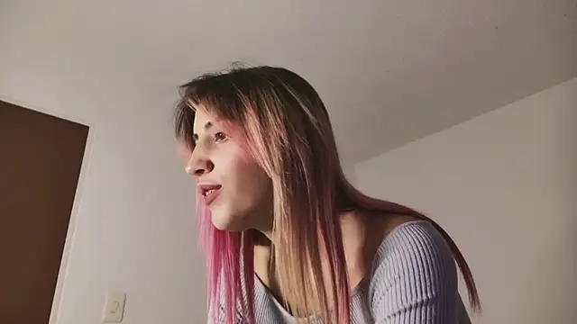 linnie  online show from March 2025 04:35:02 AM