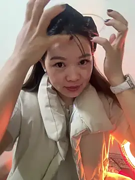 Snapshot of Hellen_111 chatting on February 2025 03:53:01 AM Hellen 111 online show from February 2025 03:53:01 AM
