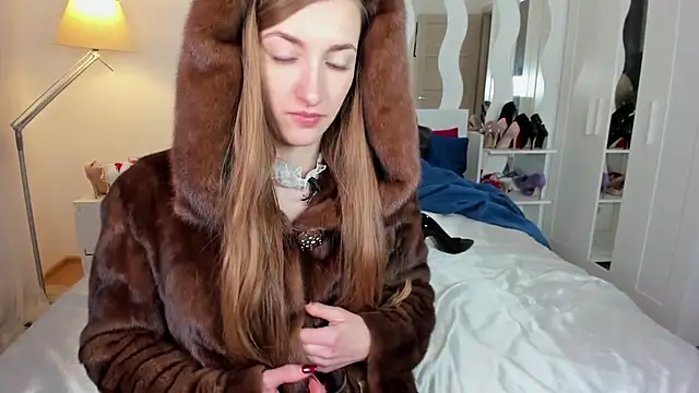 Snapshot of KateRedgar chatting on January 2025 04:43:02 PM KateRedgar online show from January 2025 04:43:02 PM