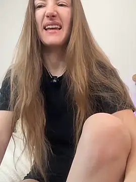 KateRedgar online show from April 2026 11:48:01 AM