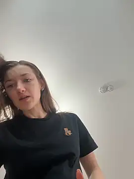 KateRedgar online show from April 2026 01:25:02 PM