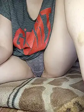 Holly Bette online show from June 2026 07:20:01 AM