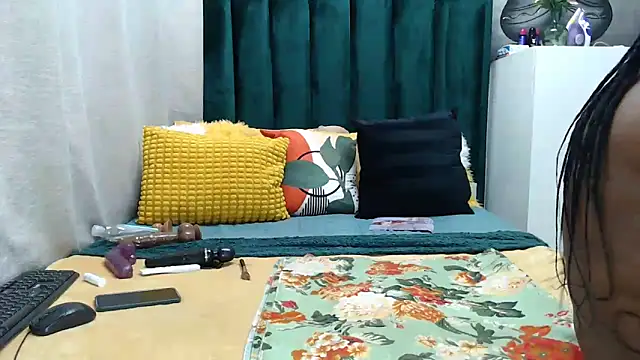 Snapshot of GaggingQueenxx chatting on September 2025 07:13:02 PM GaggingQueenxx online show from September 2025 07:13:02 PM