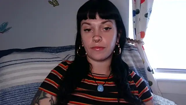 Marcelinegoddess online show from November 2025 04:06:01 PM