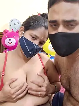 Snapshot of IND_COUPLE1 chatting on February 2025 06:54:02 PM IND COUPLE1 online show from February 2025 06:54:02 PM