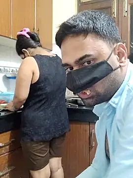 Snapshot of IND_COUPLE1 chatting on March 2025 02:21:02 PM IND COUPLE1 online show from March 2025 02:21:02 PM