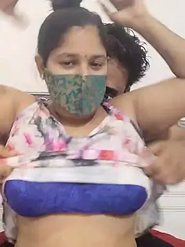 Snapshot of IND_COUPLE1 chatting on September 2025 01:55:01 PM IND COUPLE1 online show from September 2025 01:55:01 PM