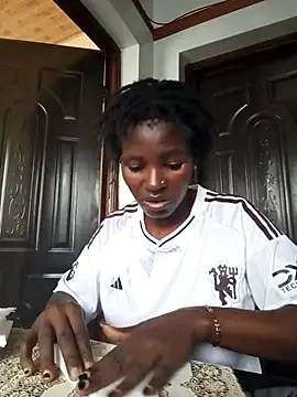 Snapshot of TrishaKalid chatting on October 2025 01:01:02 PM TrishaKalid online show from October 2025 01:01:02 PM